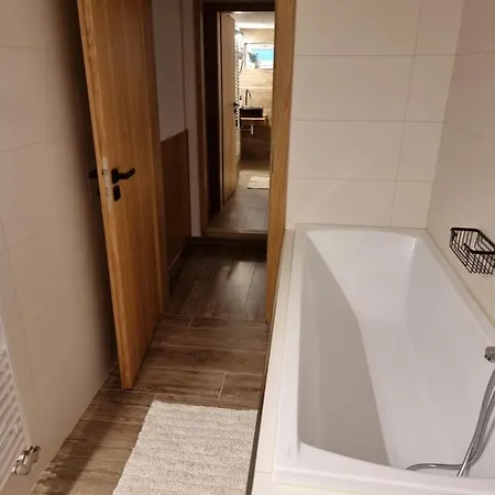 בית נופש House Laura *