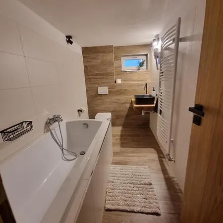 בית נופש House Laura *