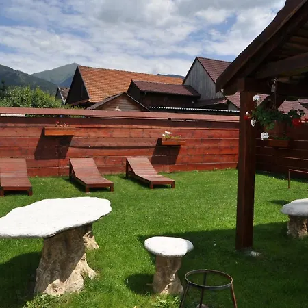 Dom wakacyjny House Laura Żar